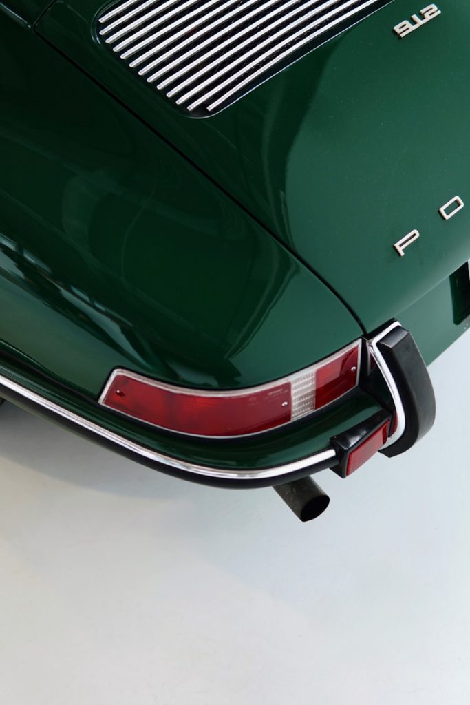 A green porsche 912's tail.